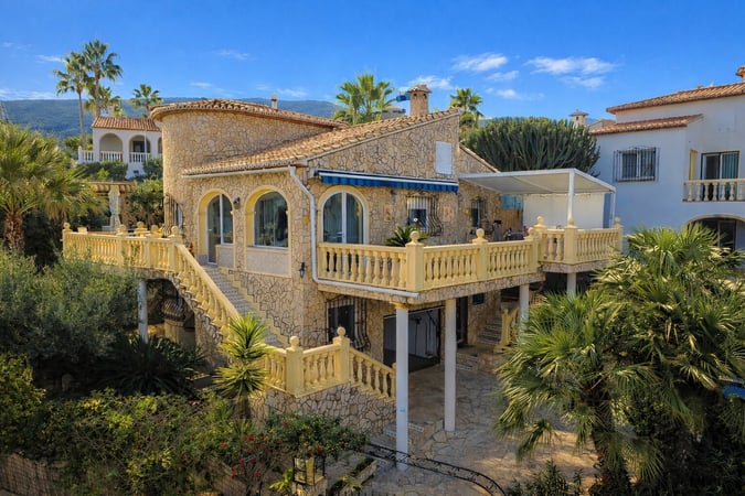 Villa in Pamis - view 1