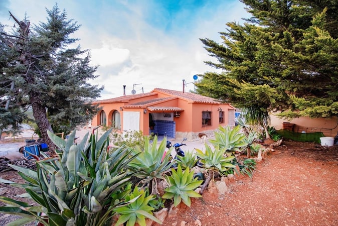 Villa in Canor - view 1