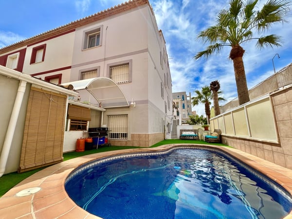 House in Playa - view 1