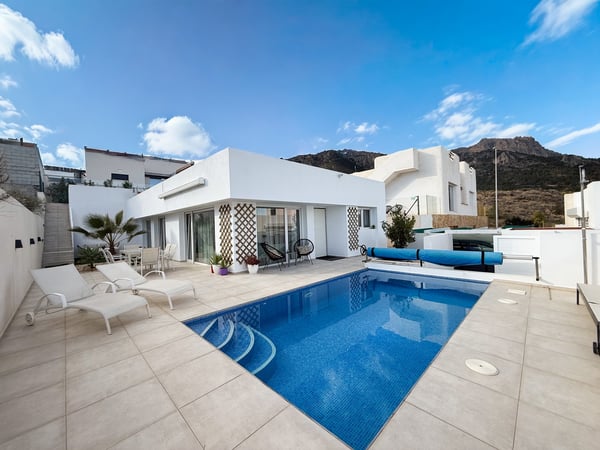 Villa in Carbonera - view 1