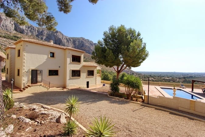 Villa in Beniarbeig - view 1