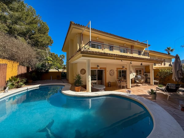Villa in L'Albir - view 1