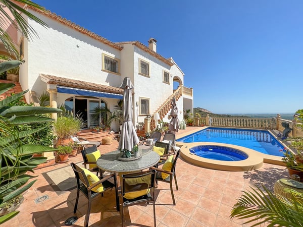 Villa in Pego - view 1