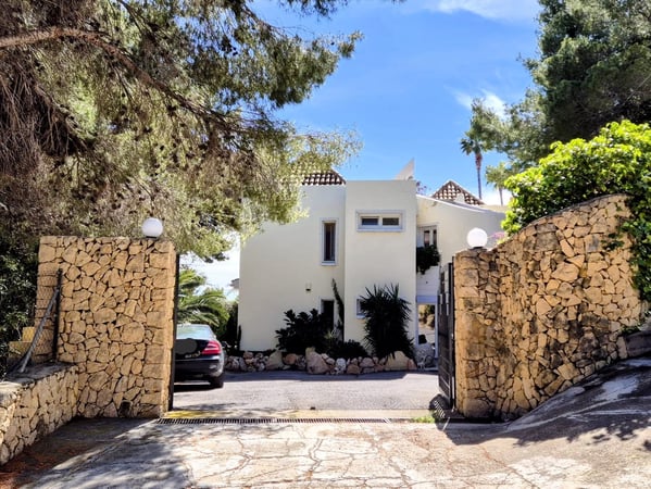 Villa in Callosa d'En Sarria - view 1