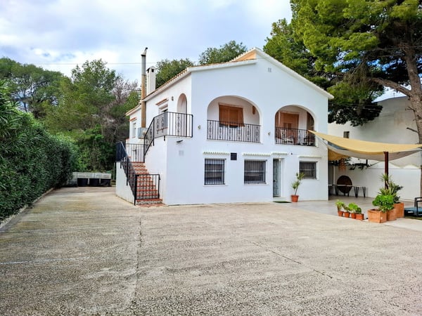 Villa in Santa Lucia - view 1
