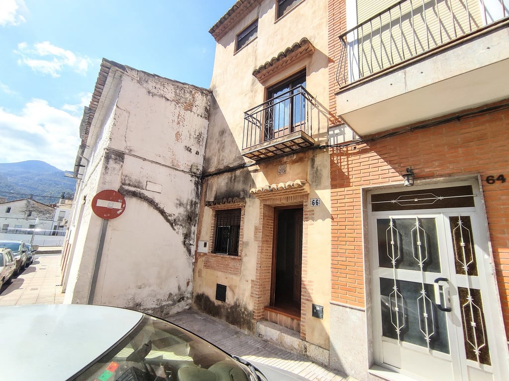 House in Benifairo de Valldigna - Image 2