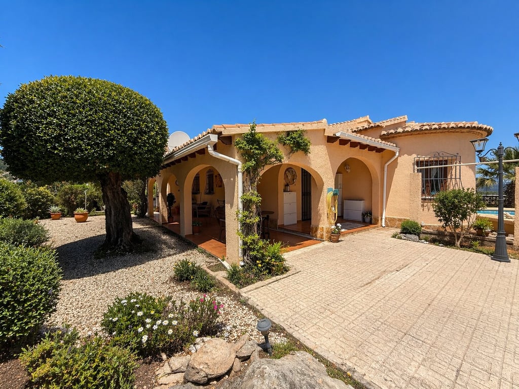 Villa in Orba - Image 2