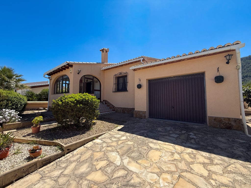 Villa in Orba - Image 3