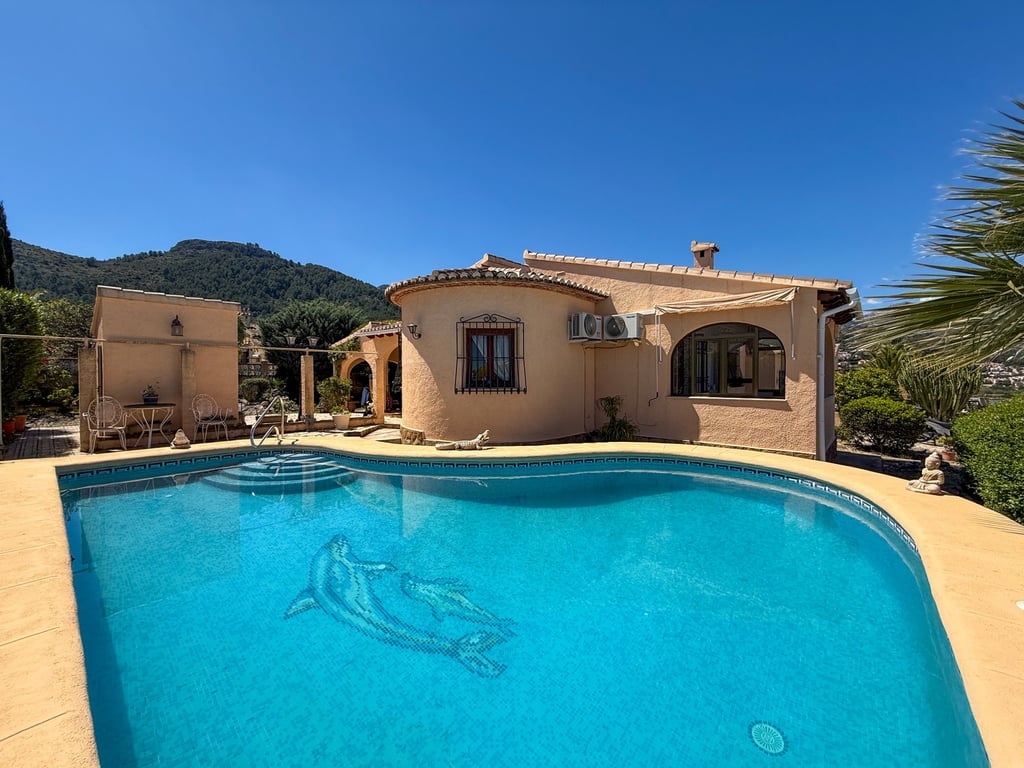 Villa in Orba