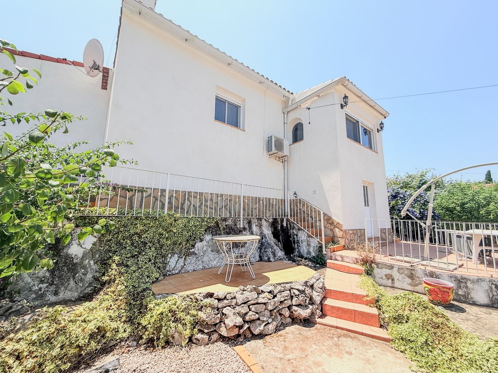 Villa in Orba - Image 3
