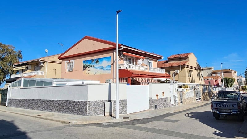 House in Santiago de la Ribera - view 1