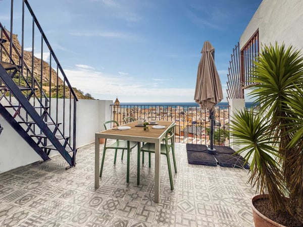 Apartment in Alicante - view 1