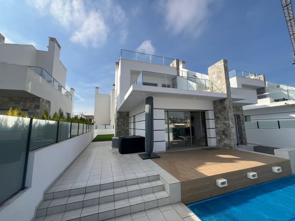 Villa in Los Alcazares - view 1