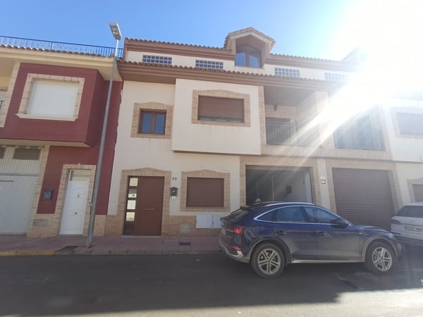 House in Roldan - view 1