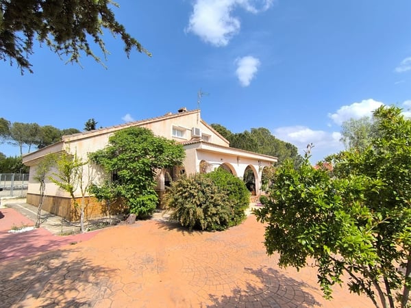 Villa in Yecla - view 1