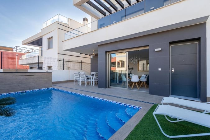 Villa in Urbanizacion los Balcones - view 1