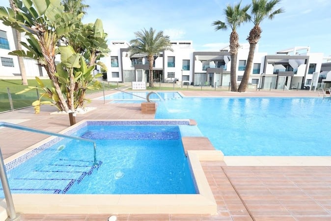 Villa in La Zenia - view 1