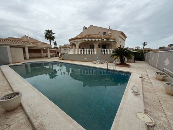 Villa in Playa Flamenca - view 1