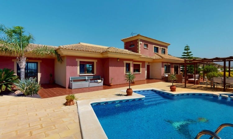 Farm, Ranch or Equestrian in Pozo de la Higuera - view 1