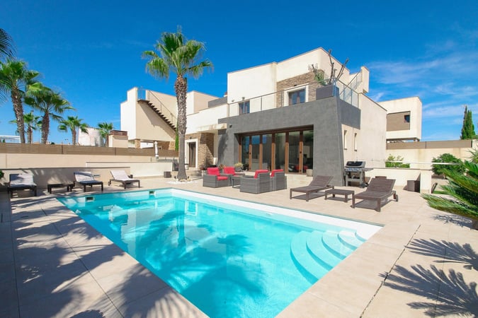 Villa in Torrevieja - view 1