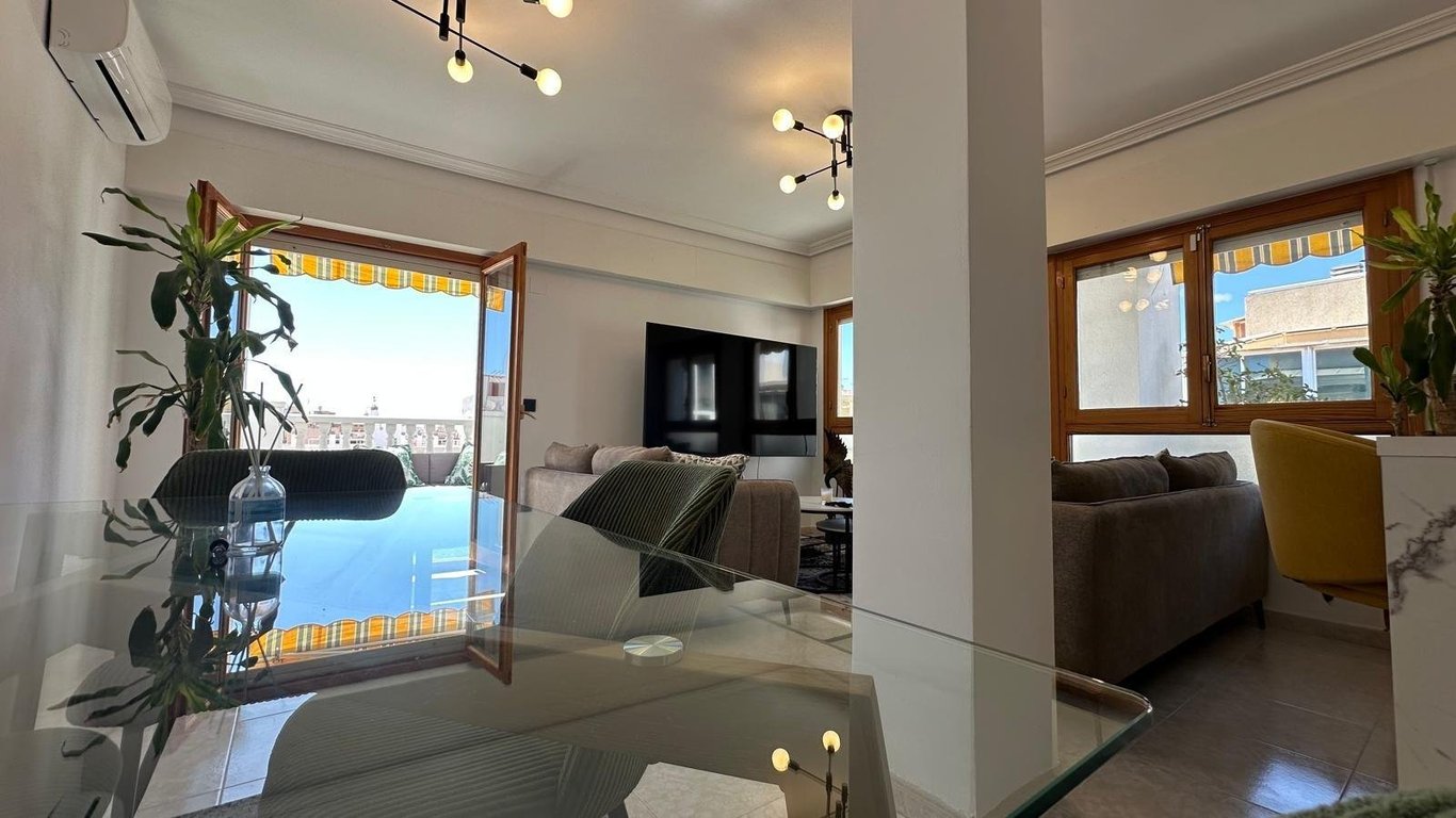 Apartment in Torrevieja - Image 2