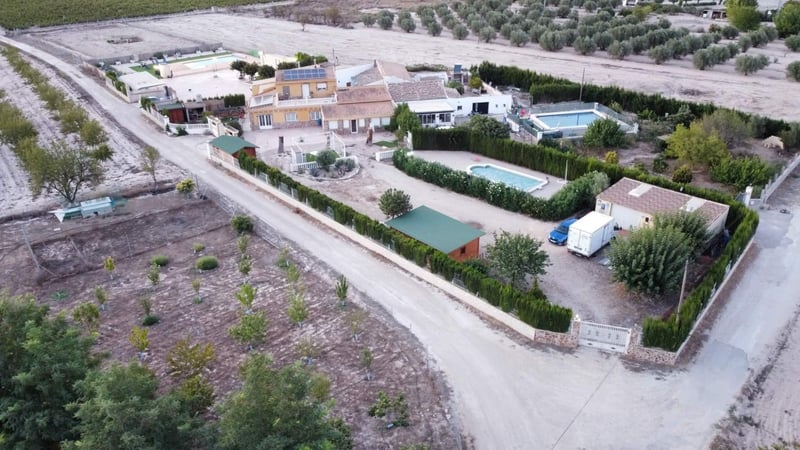 Villa in La Solana - view 1