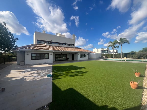 Villa in Sucina - view 1