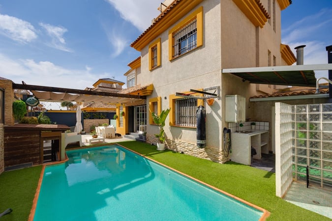 Villa in Los Montesinos - view 1