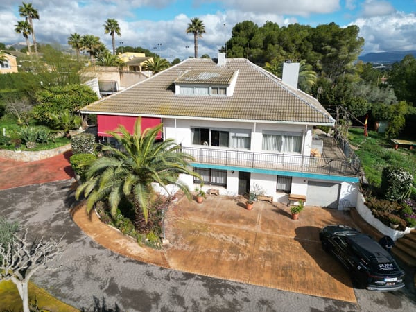 Villa in Camara - view 1
