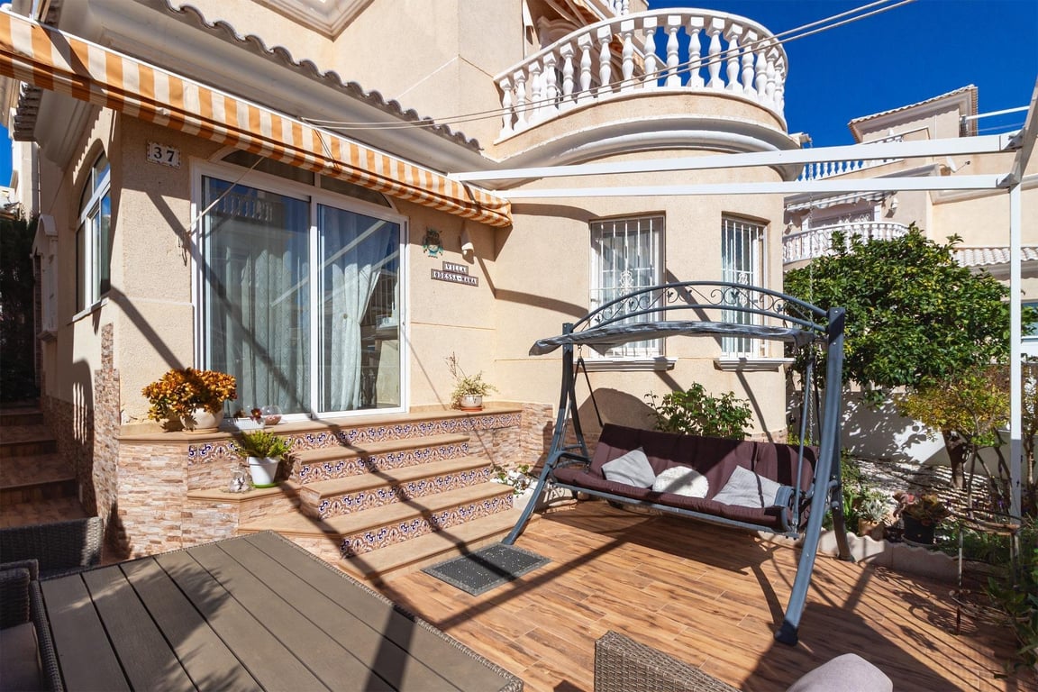 Villa in Urbanizacion los Balcones - Image 2
