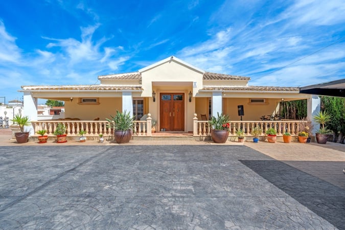 Farm, Ranch or Equestrian in Almoradi - view 1