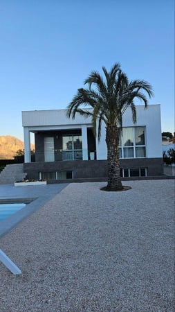 Villa in Molins - view 1