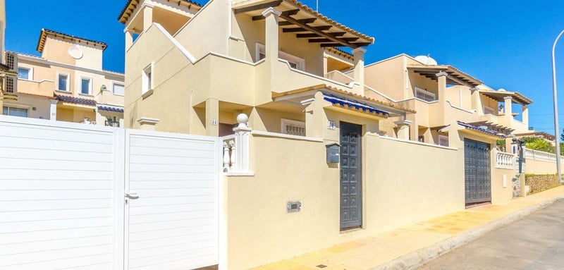 Villa in Urbanizacion los Balcones - view 1