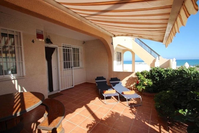 Villa in Torrelamata - view 1