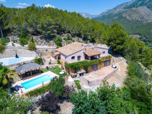 Villa in Polop - view 1