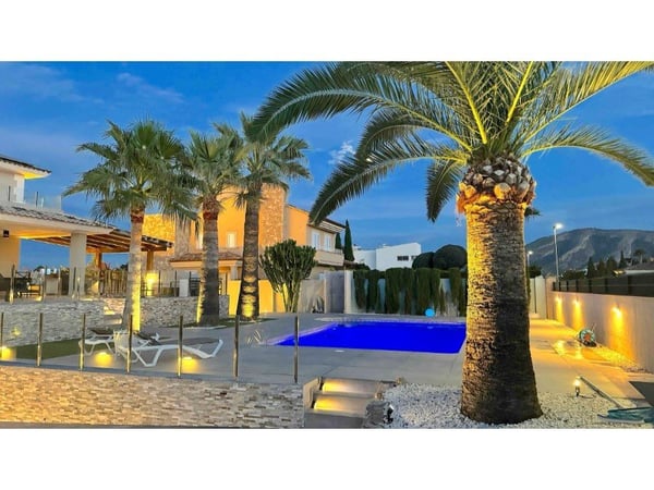 Villa in l'Alfas del Pi - view 1