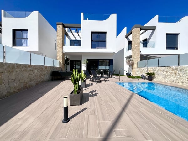 Villa in Punta Prima - view 1