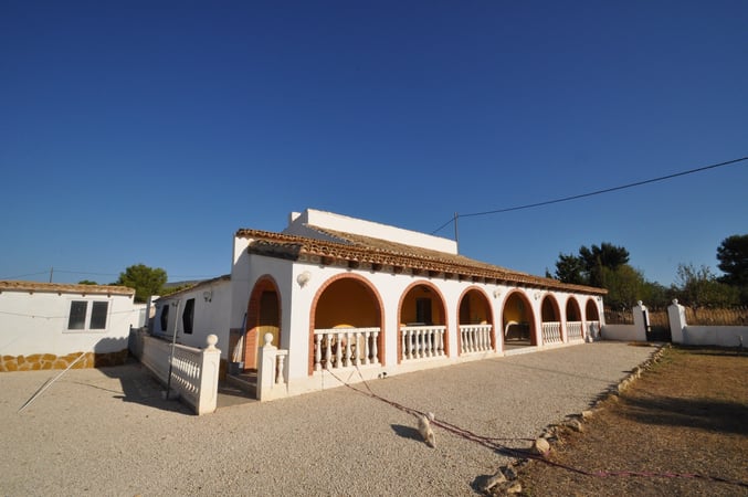 Farm, Ranch or Equestrian in Lel - view 1