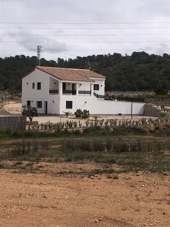 Villa in Pinoso - view 1