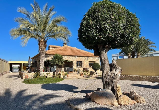 Farm, Ranch or Equestrian in Los Cabaniles - view 1