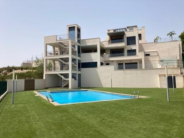 Villa in San Miguel de Salinas - view 1