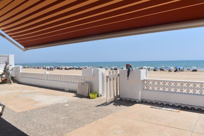 Villa in Guardamar del Segura - view 1