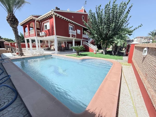 Villa in Dehesa de Campoamor - view 1