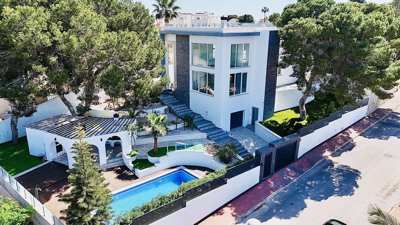 Villa in Torrevieja - view 1