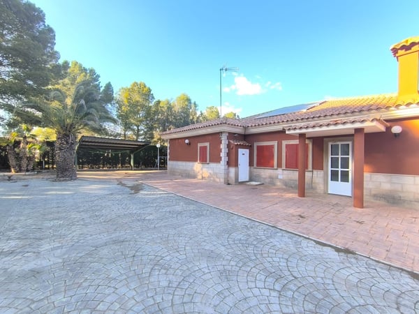 Villa in Yecla - view 1