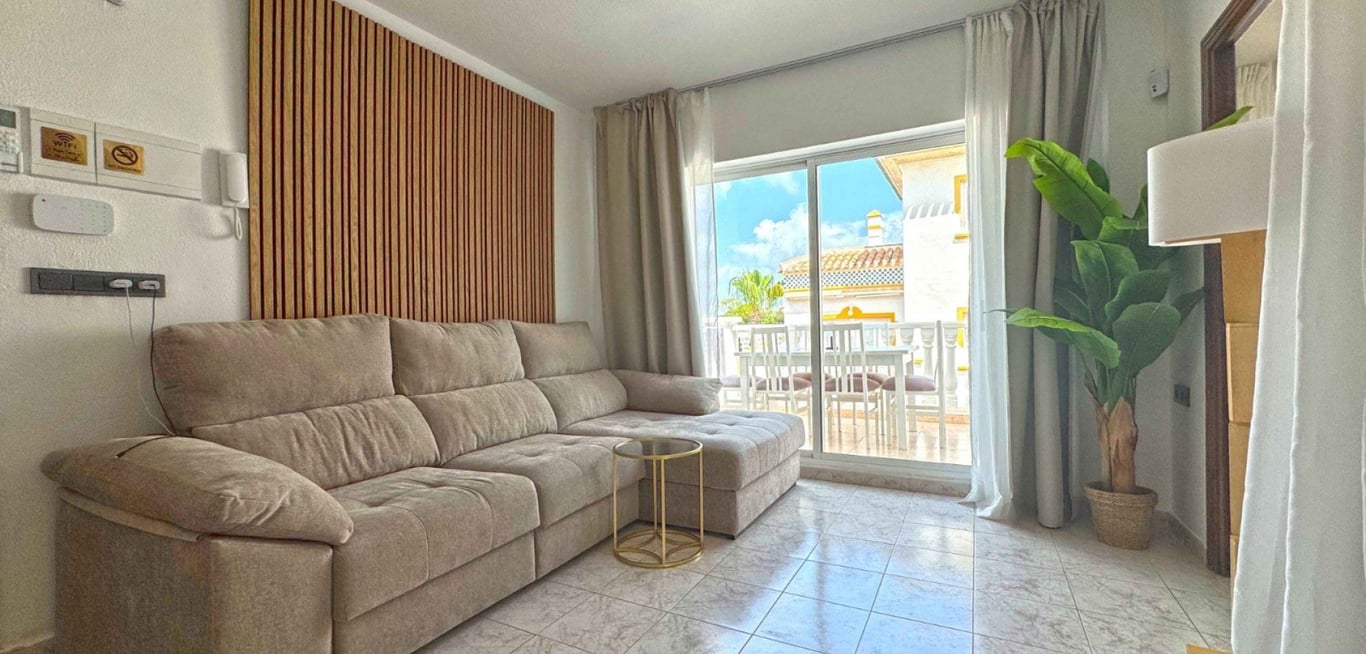 Apartment in Torrevieja - Image 2