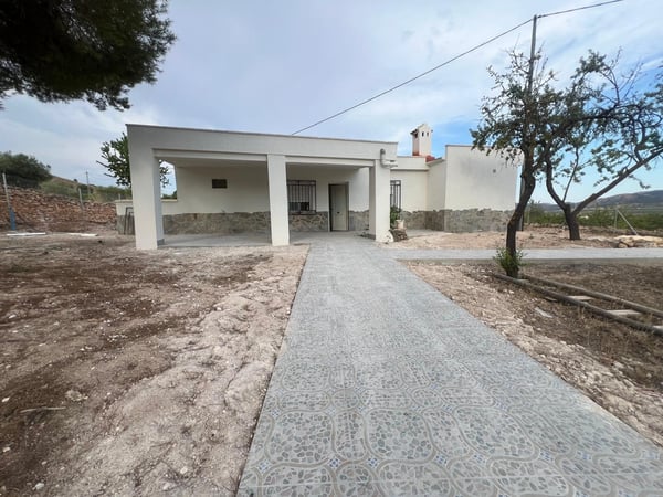 Villa in Alguena - view 1