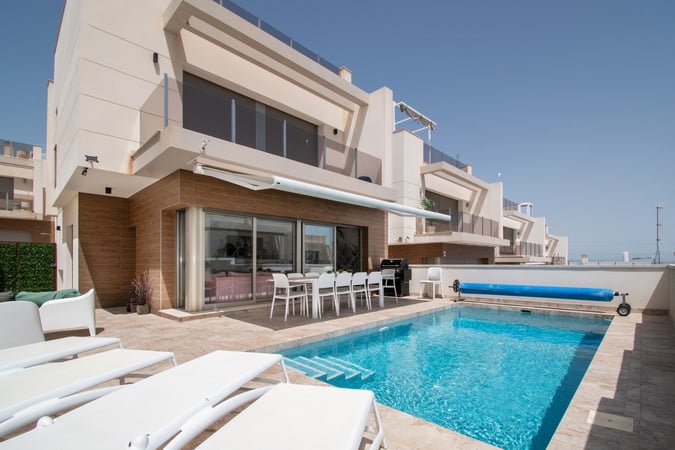 Villa in Urbanizacion los Balcones - view 1