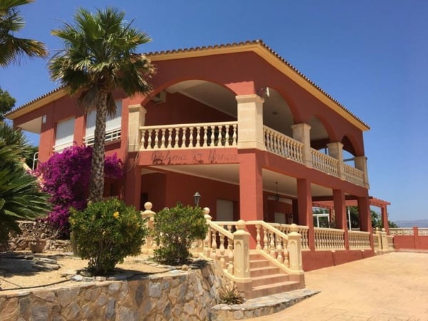 Villa in l'Alfas del Pi - view 1