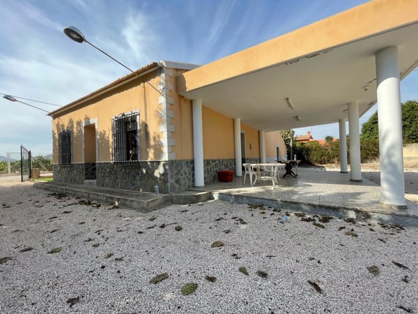 Villa in Redovan - view 1